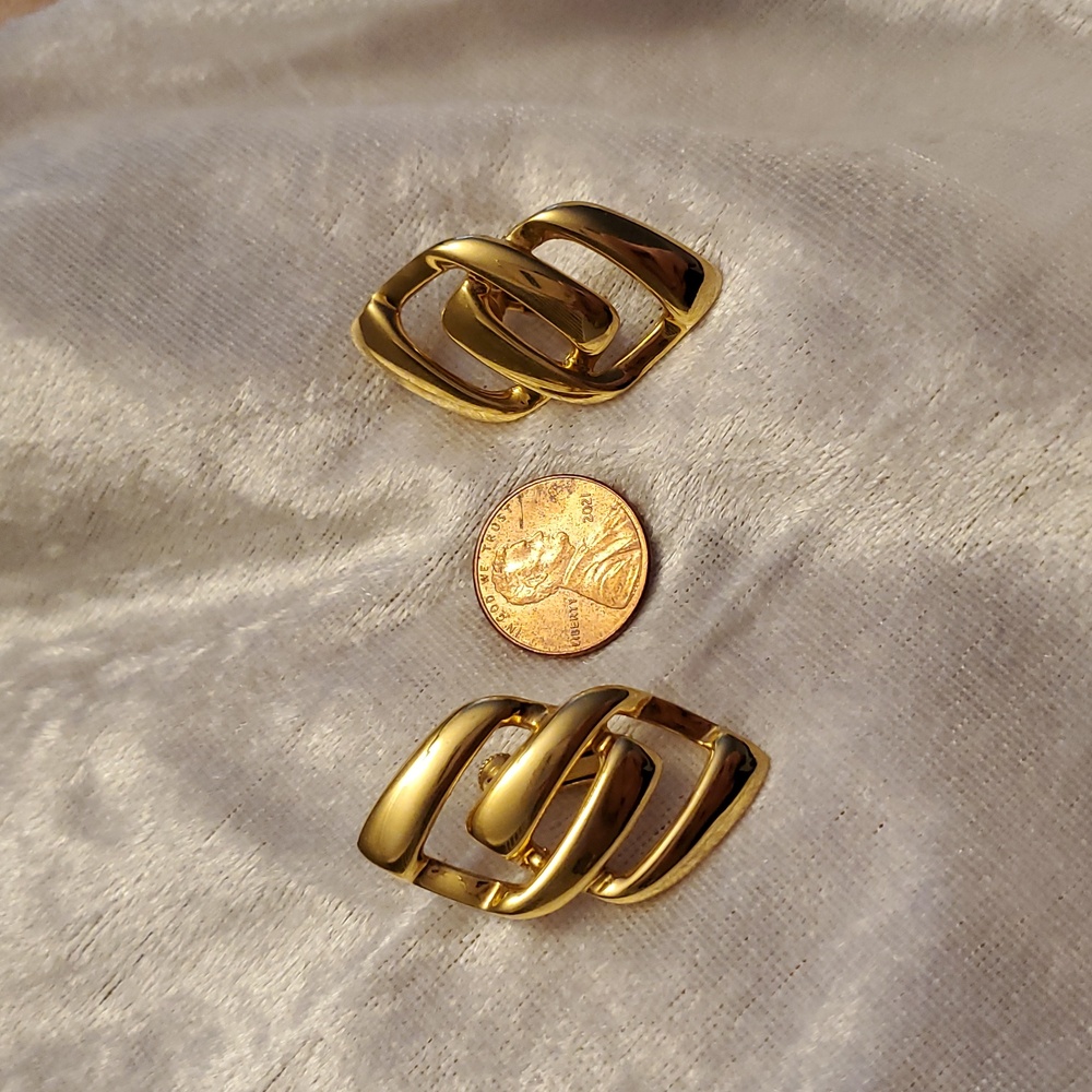 VINTAGE Signed NAPIER GOLD TONE CLIP ON Screw Back EARRINGS - Picture 6 of 6